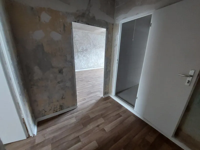 Sanierte 3 Zi.Wohnung in Hönow mit WBS 160/180/220 zu vermieten — photo 1